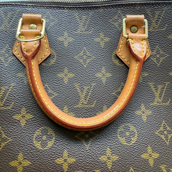 100% Authentic Louis Vuitton Monogram Alma Handbag - Picture 11 of 16